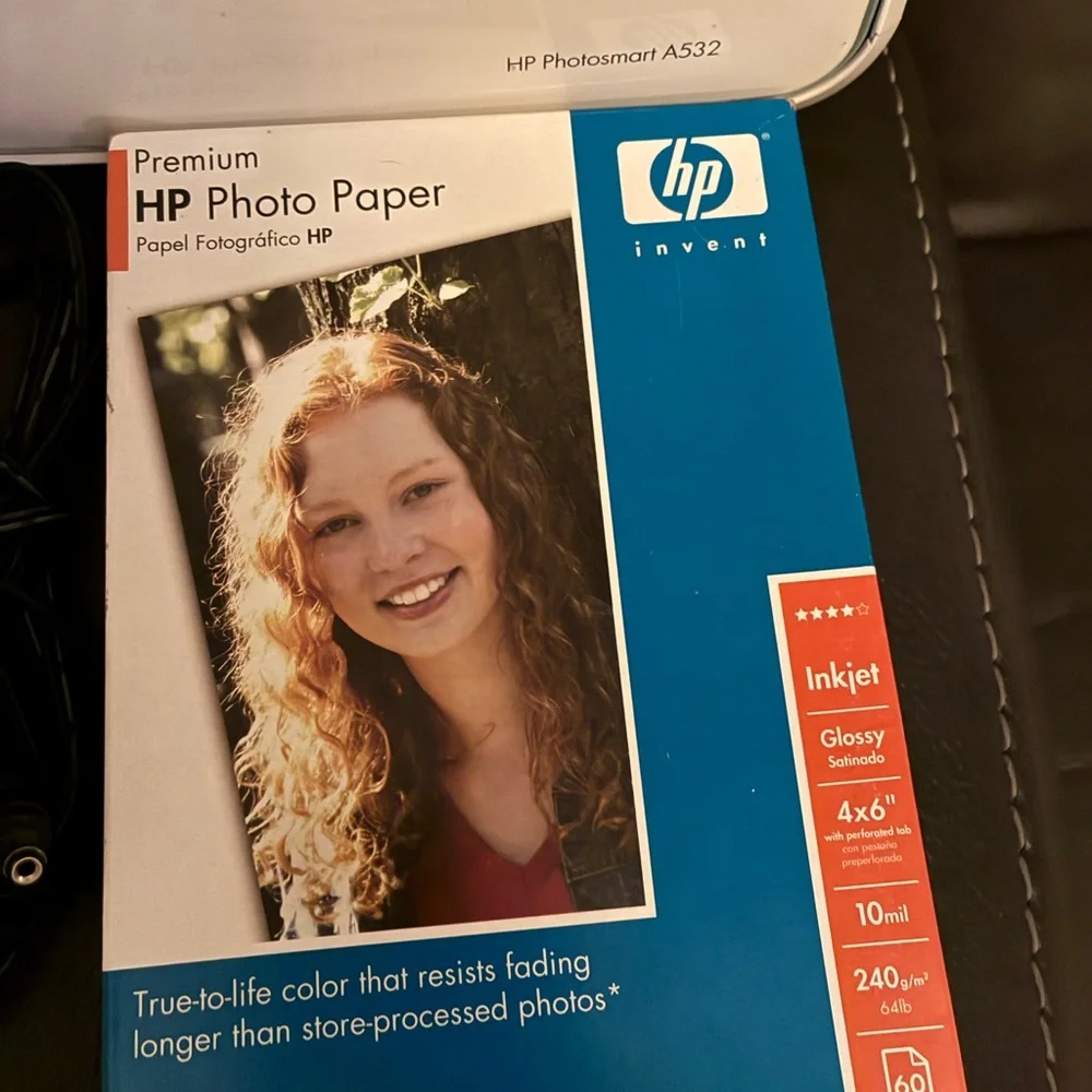 HP PhotoSmart A532 Compact Photo Inkjet Printer w/HP Photo Paper 60 Pack